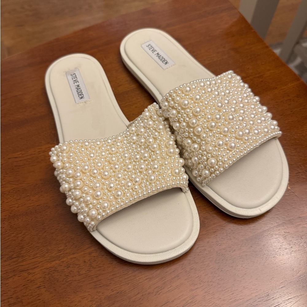 Steve Madden Pearl Embellished Sandals/slippers